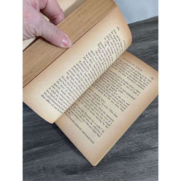 1944 The Saint Meets His Match,(formerly published as She Was a Lady) Charteris, - Picture 6 of 11